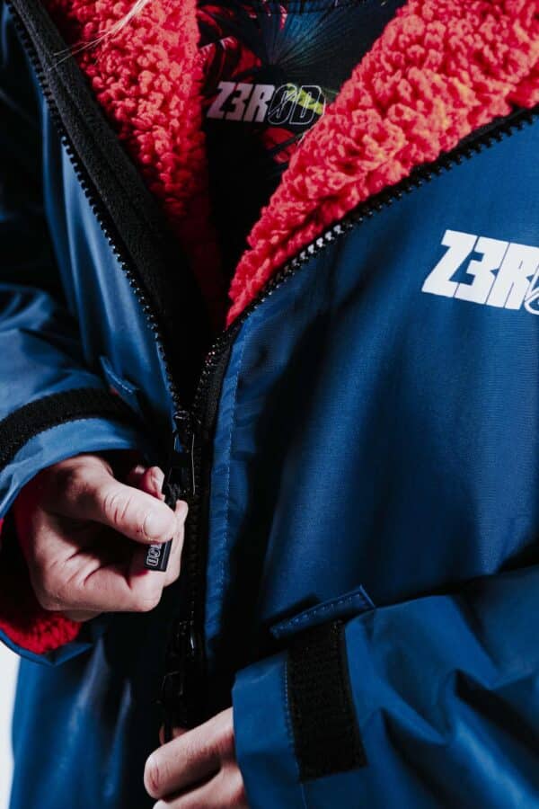 Waterproof Changing Parka - Wasserdichter Parka in Navy / Red – Bild 7